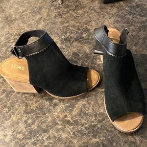 Toms heels